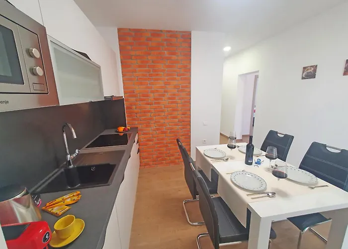 Gordana Ii * Hvar Town